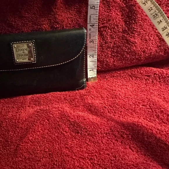 Dooney & Bourke - NWOT - Black Leather Accessory - Picture 10 of 10